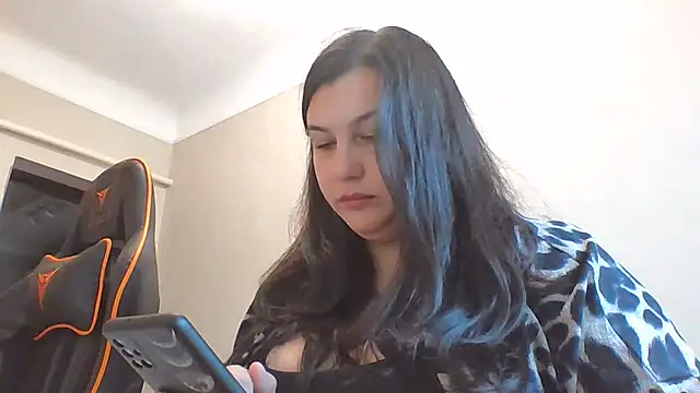 Snapshot of Feymaria chatting on 10/02/25, 10:11 Feymaria online show from 10/02/25, 10:11