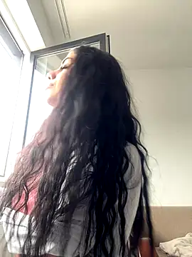 AylinHazellx online show from 10/12/25, 12:04