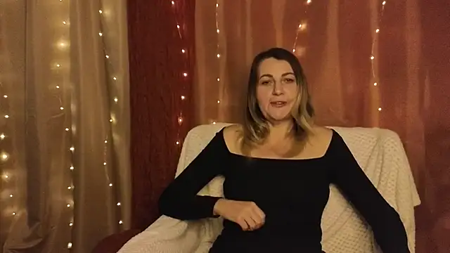 Snapshot of silvaraNoir chatting on 09/23/25, 03:04 silvaraNoir online show from 09/23/25, 03:04