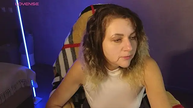 Snapshot of silvaraNoir chatting on 11/01/25, 01:13 silvaraNoir online show from 11/01/25, 01:13