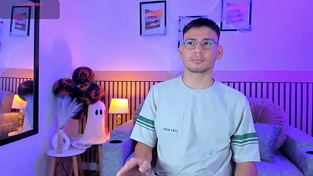 marcuswildx online show from 10/16/25, 11:44