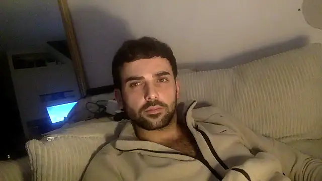 Snapshot of eauminerale chatting on 02/10/26, 09:41 eauminerale online show from 02/10/26, 09:41