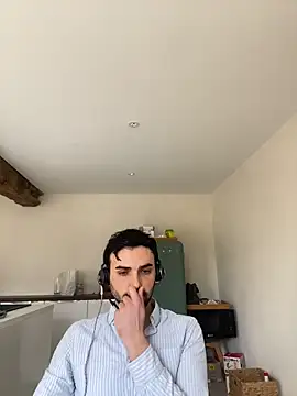 Snapshot of eauminerale chatting on 02/11/26, 11:04 eauminerale online show from 02/11/26, 11:04