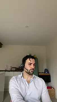 Snapshot of eauminerale chatting on 02/16/26, 08:32 eauminerale online show from 02/16/26, 08:32