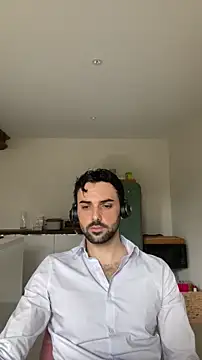 Snapshot of eauminerale chatting on 02/19/26, 09:27 eauminerale online show from 02/19/26, 09:27