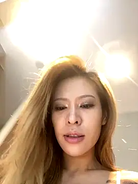 miumiu-66 online show from 10/28/25, 03:47