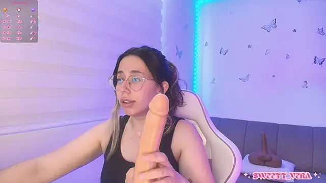 Snapshot of sweettvera chatting on 06/03/26, 02:33 sweettvera online show from 06/03/26, 02:33