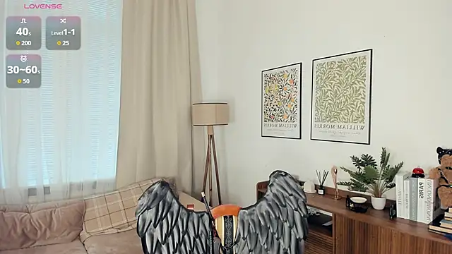 LaureMestler online show from 11/11/25, 09:31