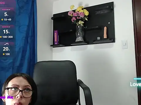 Snapshot of f3rnanda18 chatting on 09/29/25, 01:27 f3rnanda18 online show from 09/29/25, 01:27