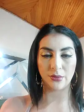 Snapshot of LlianneDiamond1 chatting on 10/24/25, 12:41 LlianneDiamond1 online show from 10/24/25, 12:41