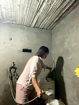 Snapshot of Suki_babyy chatting on 10/19/25, 01:01 Suki babyy online show from 10/19/25, 01:01