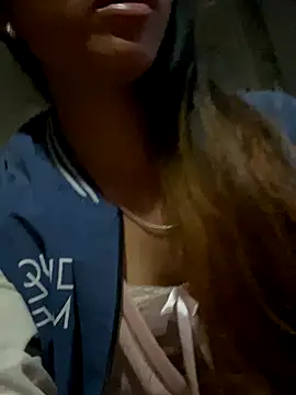 Snapshot of Suki_babyy chatting on 10/22/25, 11:26 Suki babyy online show from 10/22/25, 11:26