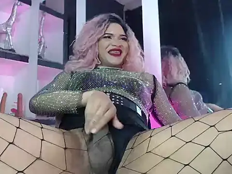 Sophia hott01 online show from 12/15/25, 12:20