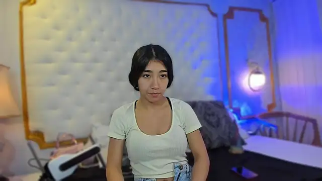 Snapshot of Mariana_Kalo chatting on 12/20/25, 11:17 Mariana Kalo online show from 12/20/25, 11:17