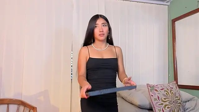 Mariana Kalo online show from 07/27/26, 11:06
