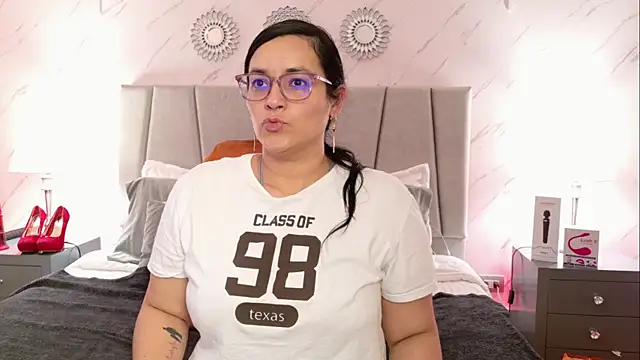 Michell Monet online show from 04/23/26, 05:15