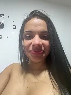 Snapshot of Anavalle chatting on 05/16/26, 01:21 Anavalle online show from 05/16/26, 01:21