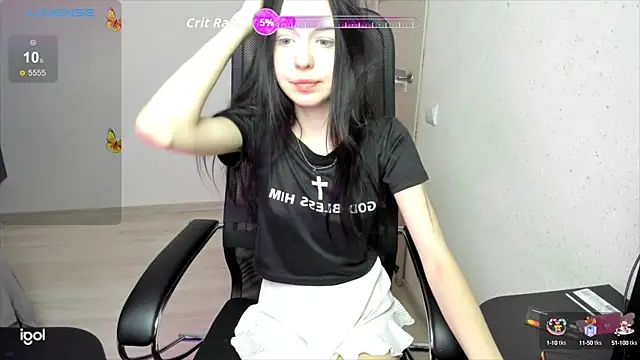 Snapshot of crystallldoll chatting on 10/09/25, 05:44 crystallldoll online show from 10/09/25, 05:44