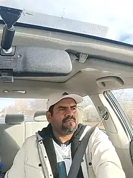 Snapshot of theking1_1 chatting on 12/17/25, 04:35 theking1 1 online show from 12/17/25, 04:35