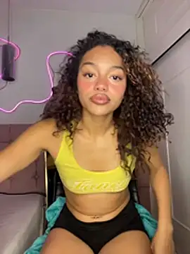 PrettyLia online show from 01/16/26, 08:13