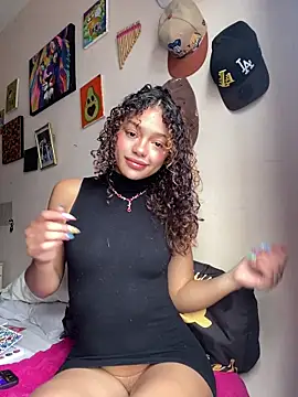 PrettyLia online show from 02/06/26, 04:10