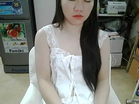 Snapshot of Ara4865 chatting on 10/21/25, 05:30 Ara4865 online show from 10/21/25, 05:30