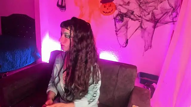 kitty  chs online show from 11/14/25, 11:53