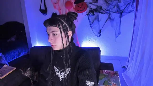 kitty  chs online show from 11/16/25, 11:16