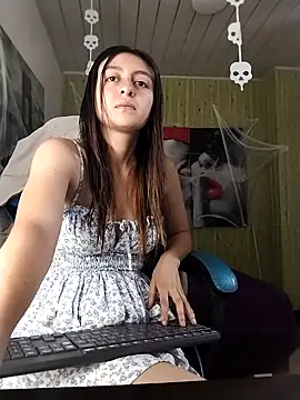 lala clark online show from 11/16/25, 11:49