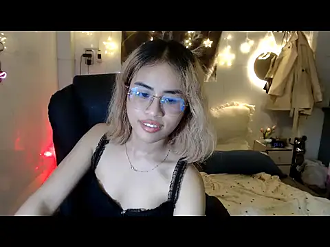 EllieYoon online show from 10/16/25, 02:29