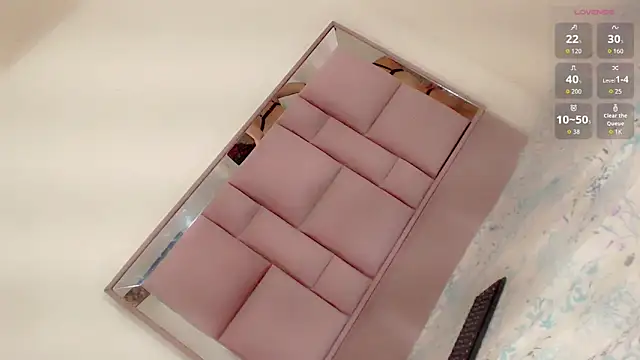 roxanawillts online show from 10/24/25, 03:52