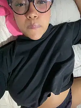 miiabrown18 online show from 11/22/25, 03:38