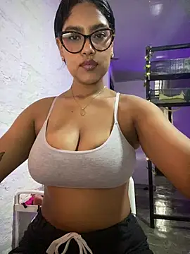 miiabrown18 online show from 04/10/26, 08:57