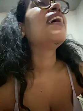 miiabrown18 online show from 04/12/26, 06:40