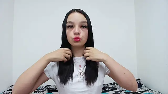 Emilie Soler12 online show from 10/20/25, 06:08