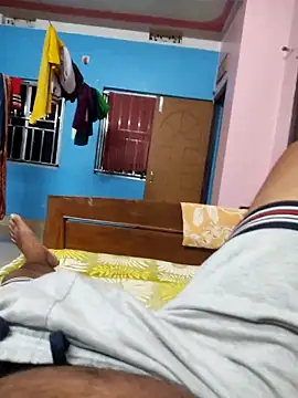 Snapshot of only_woman chatting on 12/19/25, 12:56 only woman online show from 12/19/25, 12:56