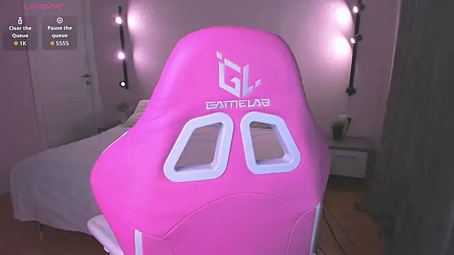 Alic Fox online show from 10/10/25, 12:42