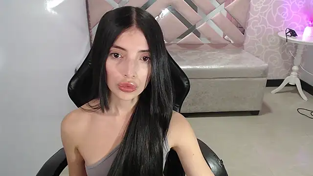 Snapshot of cynthia_ch chatting on 10/03/25, 10:07 cynthia ch online show from 10/03/25, 10:07