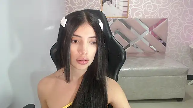 Snapshot of cynthia_ch chatting on 10/08/25, 04:21 cynthia ch online show from 10/08/25, 04:21