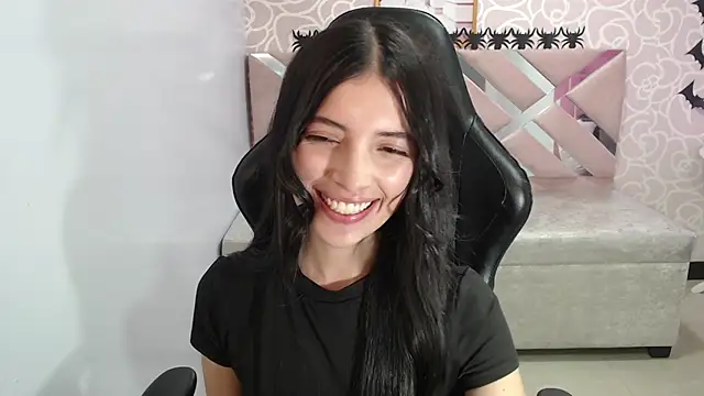 Snapshot of cynthia_ch chatting on 10/23/25, 03:39 cynthia ch online show from 10/23/25, 03:39