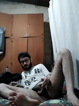 Fefede97  online show from 11/28/25, 01:36