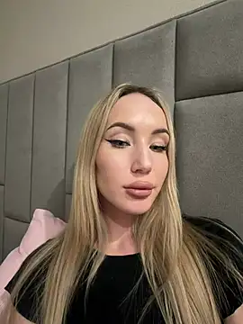 Snapshot of MaryDavies chatting on 03/08/26, 08:01 MaryDavies online show from 03/08/26, 08:01