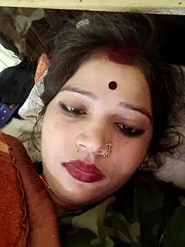 Snapshot of Mahek_love143 chatting on 12/23/25, 12:30 Mahek love143 online show from 12/23/25, 12:30