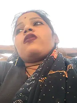 Snapshot of Mahek_love143 chatting on 01/10/26, 09:33 Mahek love143 online show from 01/10/26, 09:33