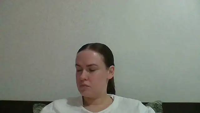 Snapshot of Veylonna chatting on 11/07/25, 05:46 Veylonna online show from 11/07/25, 05:46