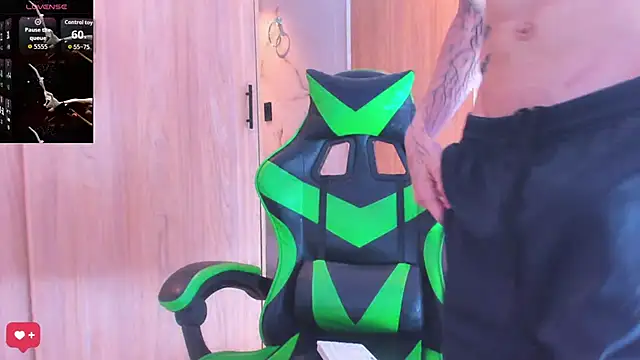 Skinny batman online show from 10/31/25, 04:24