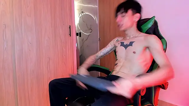 Skinny batman online show from 03/07/26, 04:20