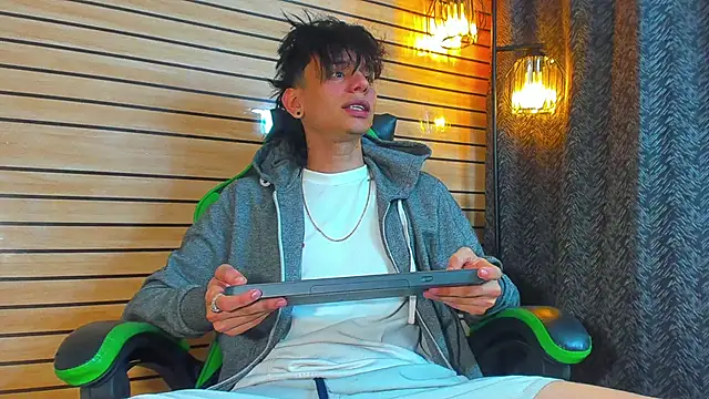 Skinny batman online show from 04/26/26, 06:11