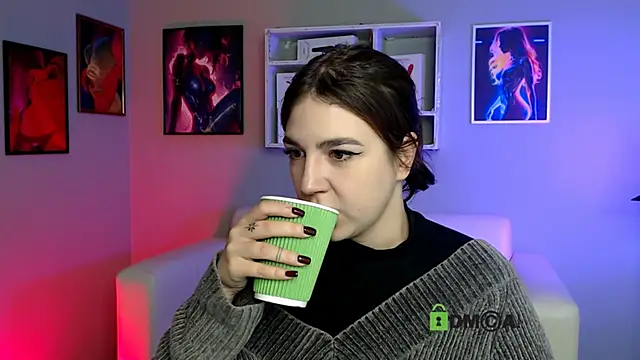 justcamila  online show from 10/08/25, 11:41