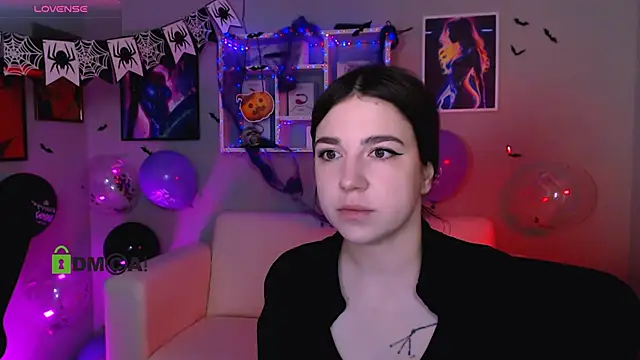 justcamila  online show from 10/29/25, 10:28